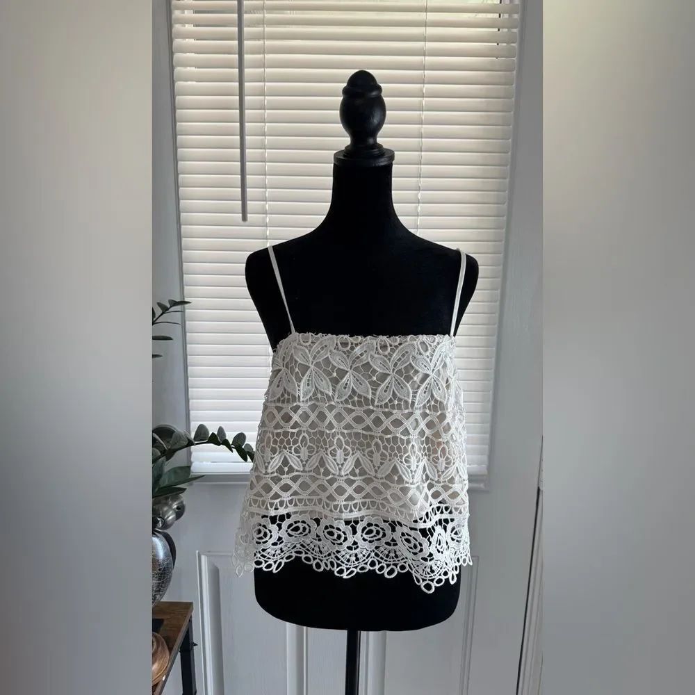 Tobi Lace Crochet Cami Top Boho Chic Festival Style Romantic Layered Tank M